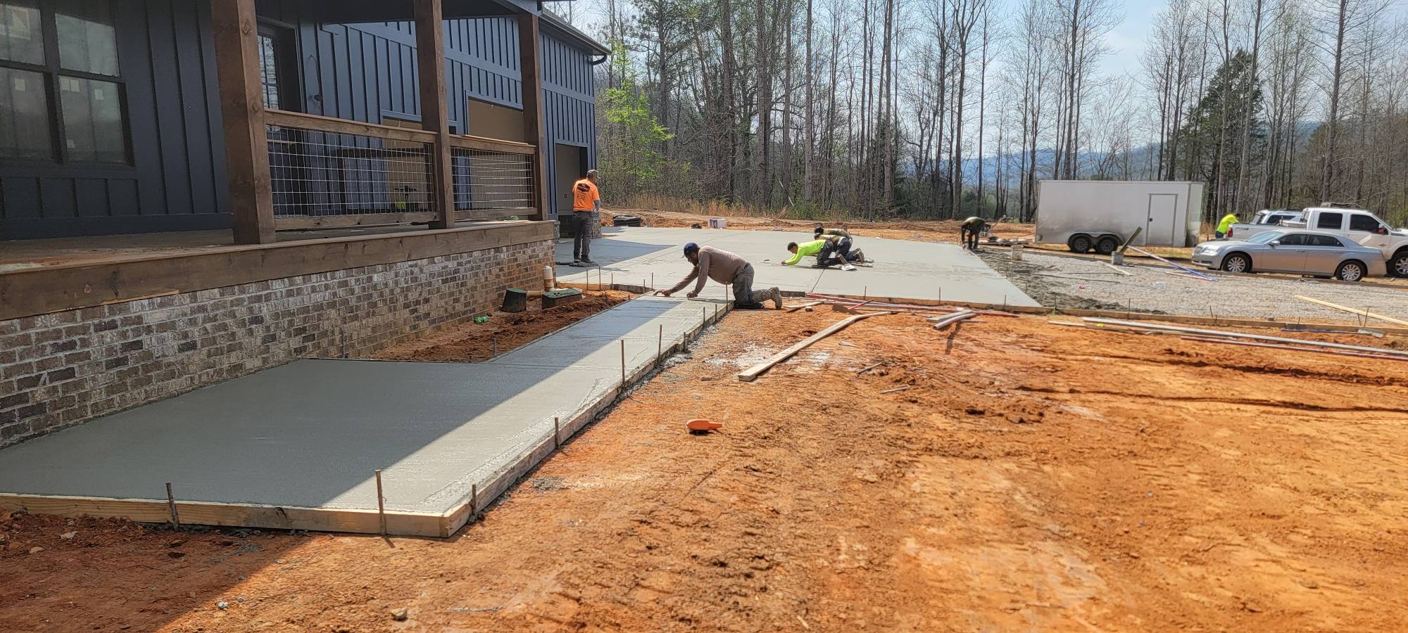 Concrete pour being finished by the crew